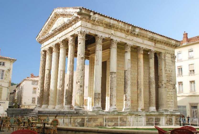 Temple romain d'Auguste et de Livie à Vienne